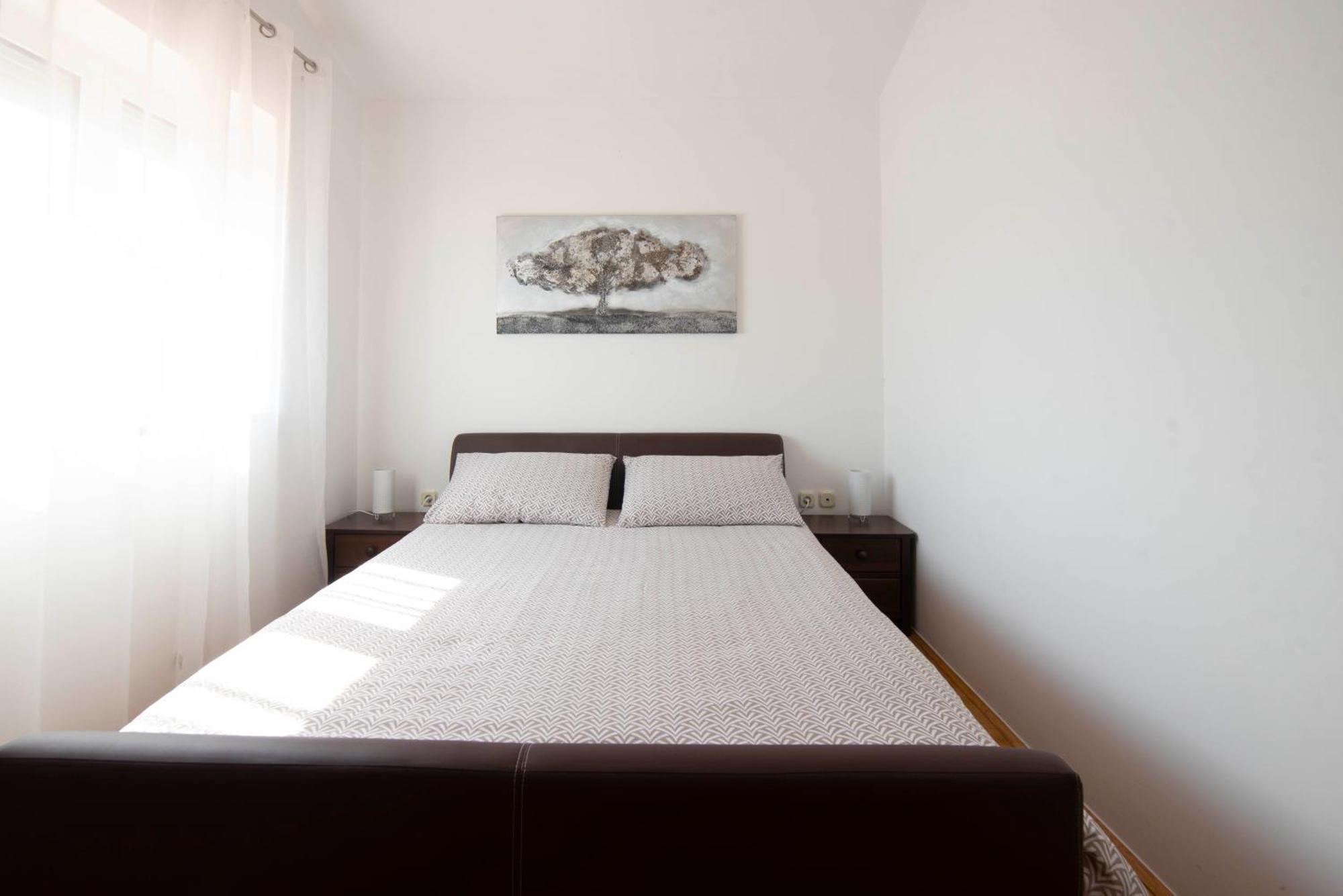 Vacation Villa Matic With 7 Bedrooms Sinj Exterior foto